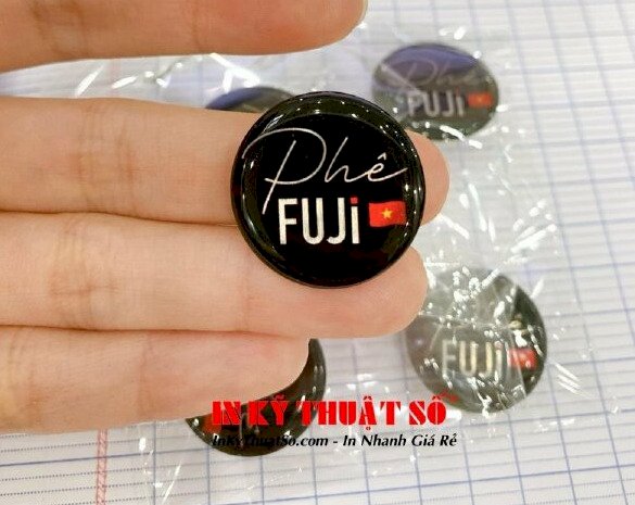 Báo giá làm huy hiệu cài áo nam châm trên Việt Nam Printing