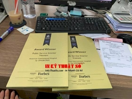 In bảng vinh danh nhân viên xuất sắc, thiết kế bảng vinh danh kỷ niệm chương tại Việt Nam Printing