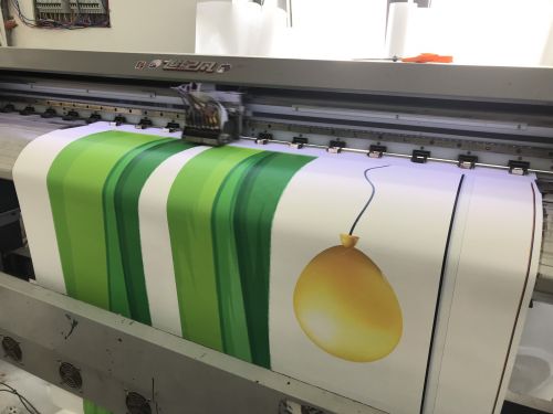 In backdrop bằng chất liệu gì?