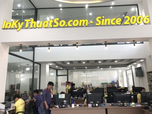 Bảng hiệu làm bằng chất liệu gì?