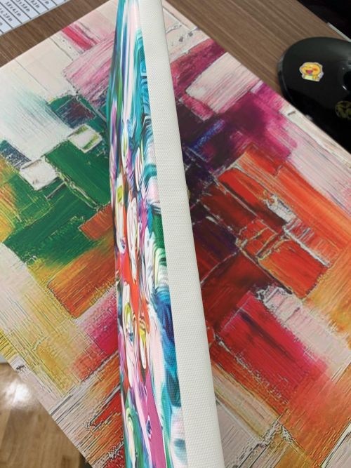 Vẽ tường bằng chất liệu gì?