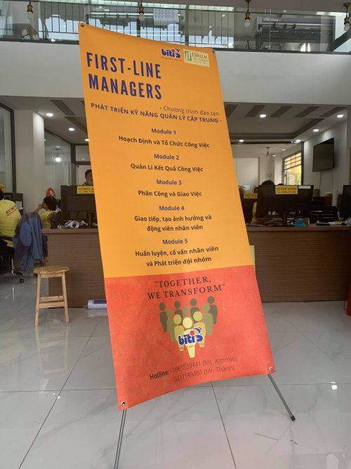 In poster bằng giấy gì?