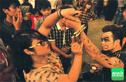 Đa dạng các kiểu hốt bạc mùa Halloween