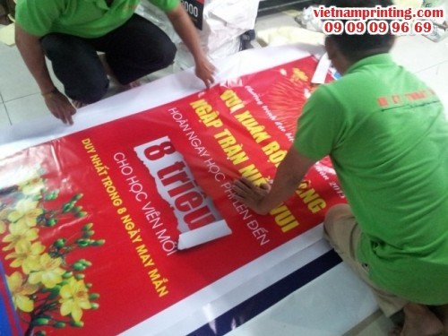 In băng rôn giá rẻ, khuyến mãi mừng Tết Dương Lịch từ bạt hiflex